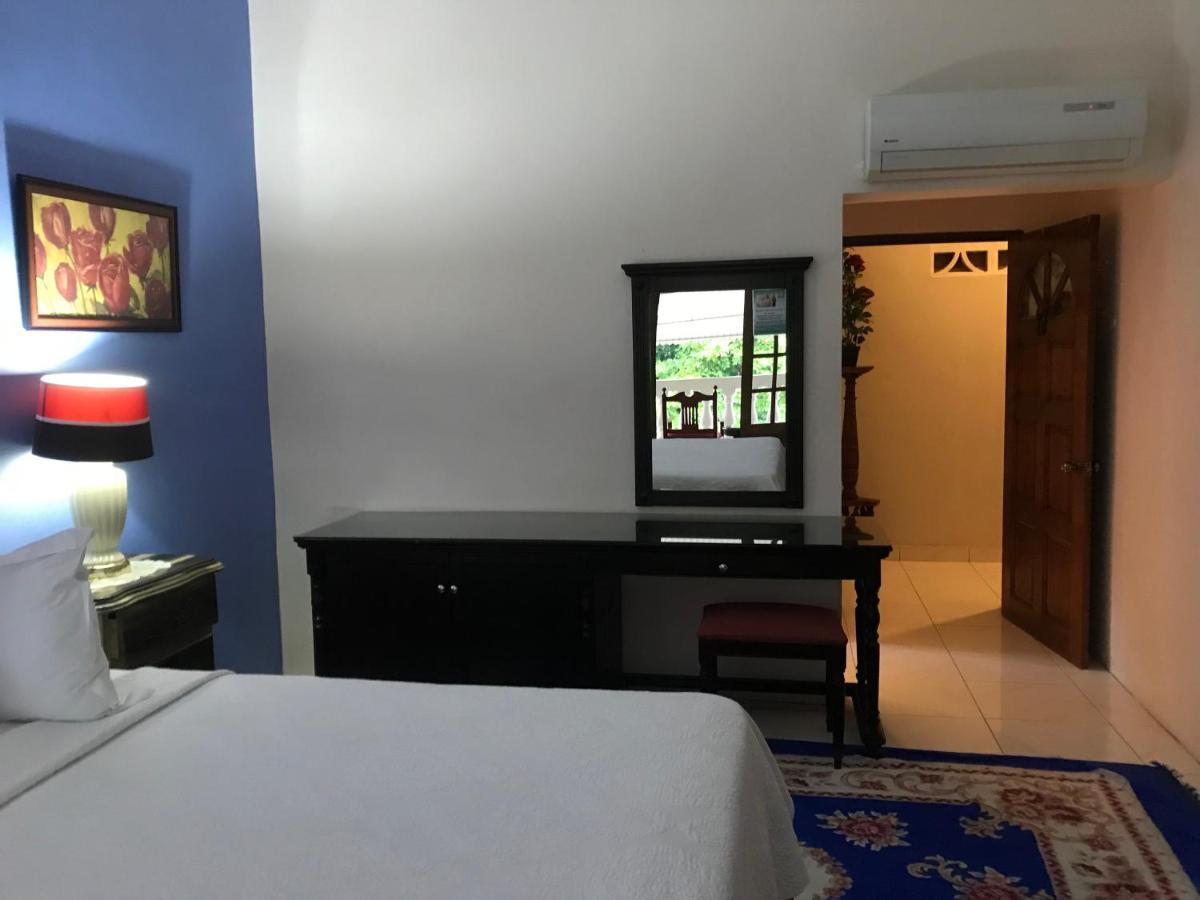 Chateau Margarita Ja Montego Bay Buitenkant foto